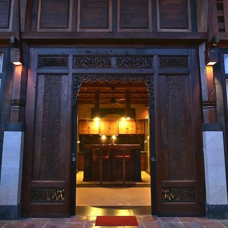 Wooden Villa By Prasi ウブド エクステリア 写真
